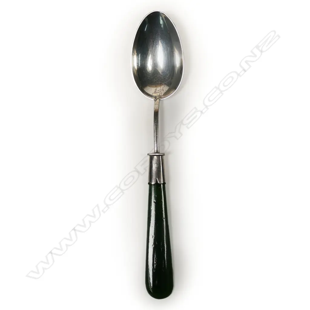 S. McLernon (Gisborne) greenstone silver teaspoon set in case, Image 1++